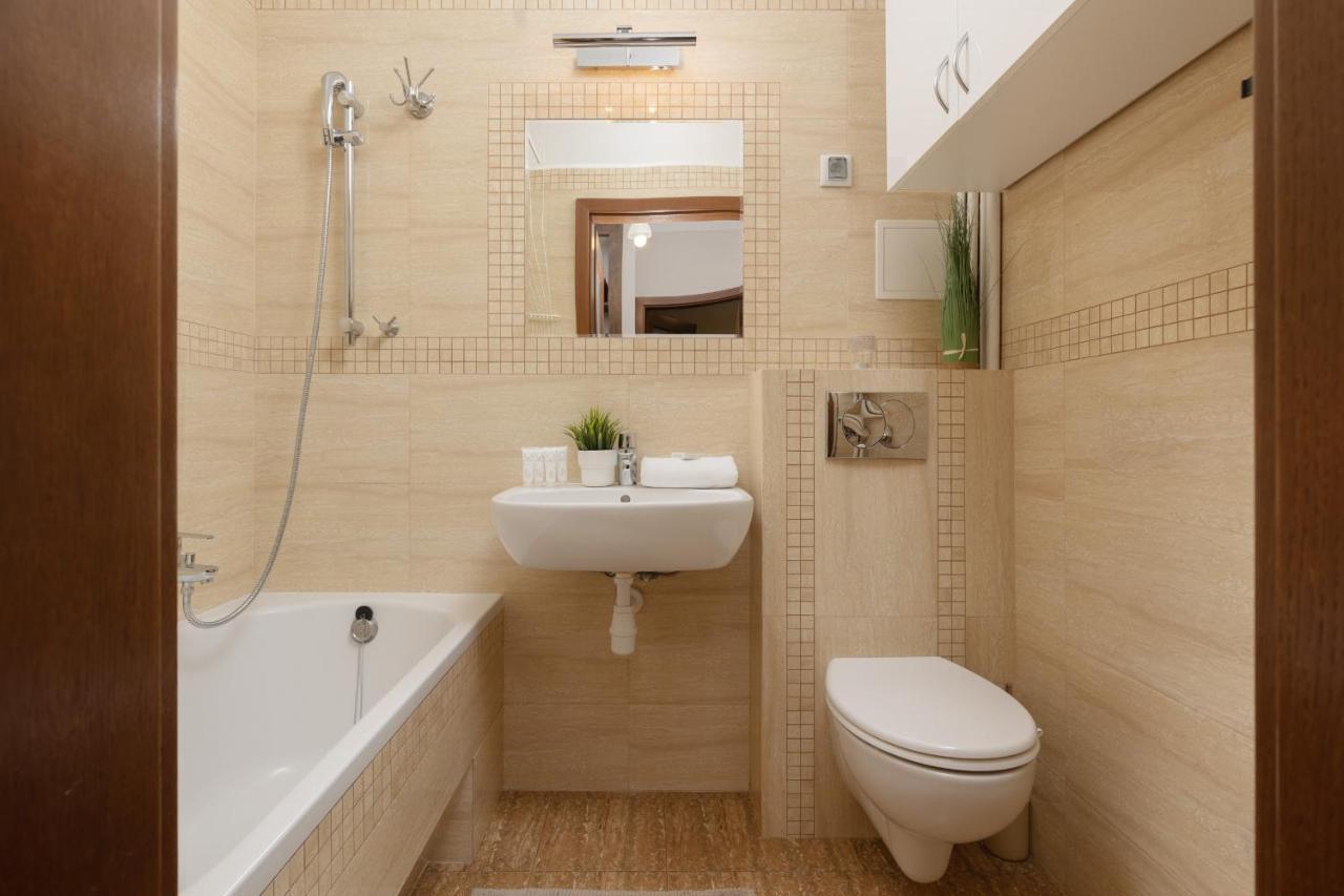 Metro Raclawicka Cozy Studio Apartment By Noclegi Renters Varsovie Extérieur photo